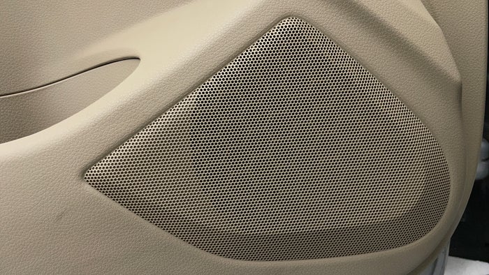 NISSAN ALTIMA-Speakers