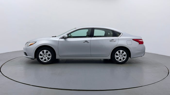 NISSAN ALTIMA-Left Side View