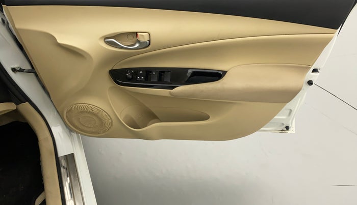 2020 Toyota YARIS G CVT, Petrol, Automatic, 18,861 km, Driver Side Door Panels Control