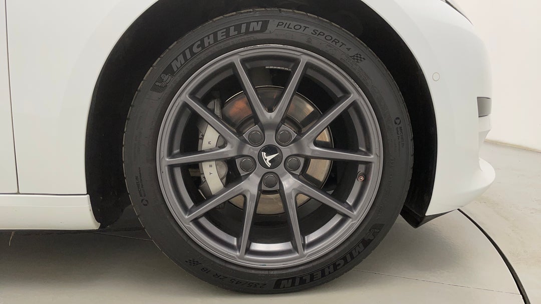 2021 Tesla Model 3 Standard Range Rwd, Automatic, 66984 km, Right Front Wheel