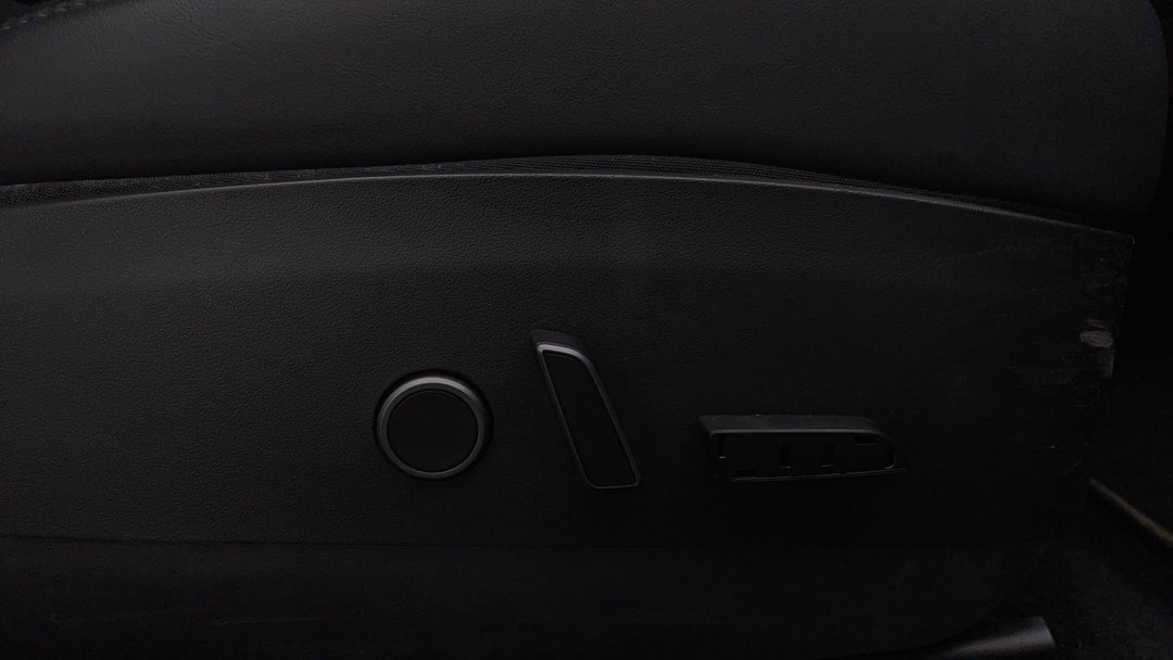 2021 Tesla Model 3 Standard Range Rwd, Automatic, 66984 km, Drivers Side Adjustment Panel