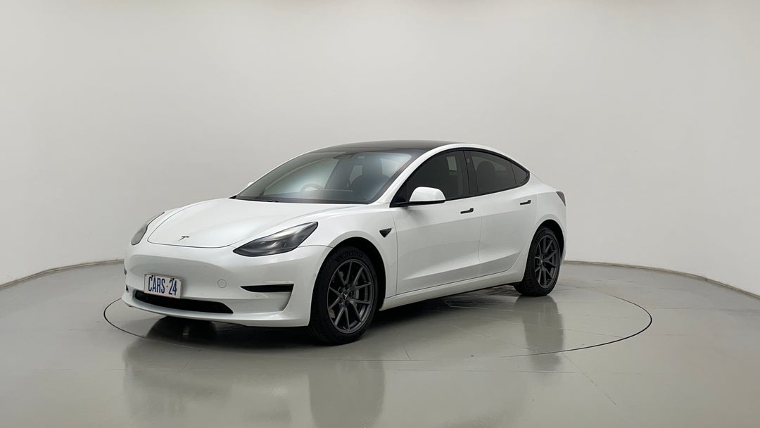 2021 Tesla Model 3 Standard Range Rwd, Automatic, 66984 km, Left Front Diagonal (45- Degree) View