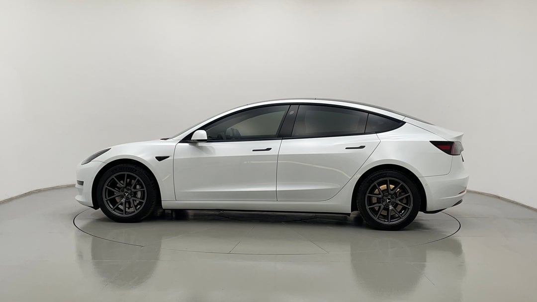 2021 Tesla Model 3 Standard Range Rwd, Automatic, 66984 km, Left Side View