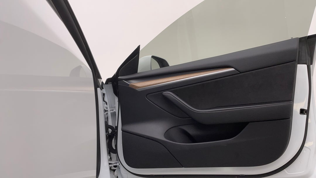 2021 Tesla Model 3 Standard Range Rwd, Automatic, 66984 km, Speaker View