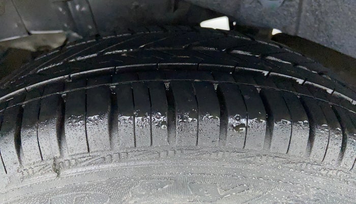 2013 Hyundai Santro Xing GL PLUS, CNG, Manual, 94,110 km, Right Rear Tyre Tread