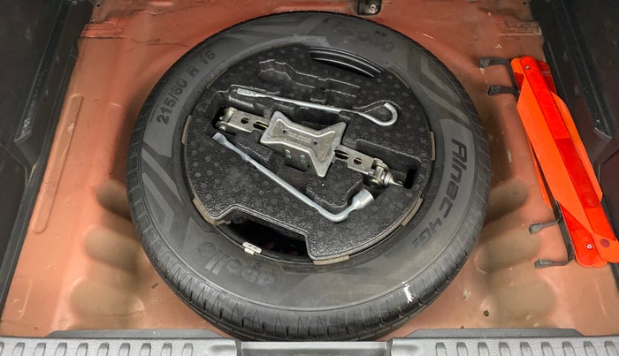 2016 Maruti Vitara Brezza ZDI, Diesel, Manual, 93,557 km, Spare Tyre