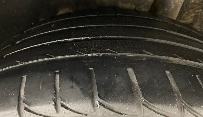 2016 Maruti Vitara Brezza ZDI, Diesel, Manual, 93,557 km, Left Rear Tyre Tread