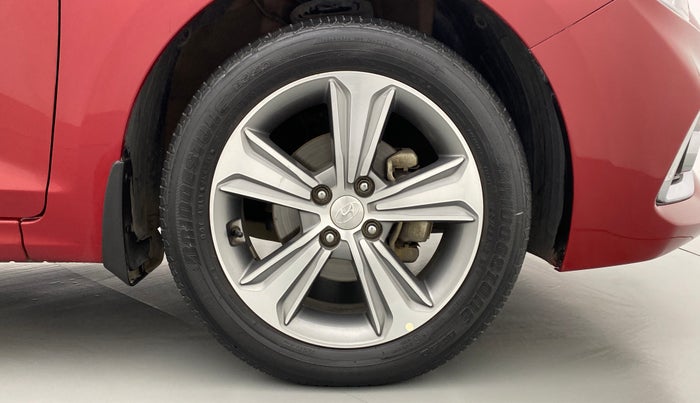2018 Hyundai Verna 1.6 SX VTVT (O), Petrol, Manual, 60,452 km, Right Front Wheel