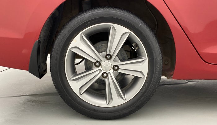 2018 Hyundai Verna 1.6 SX VTVT (O), Petrol, Manual, 60,452 km, Right Rear Wheel