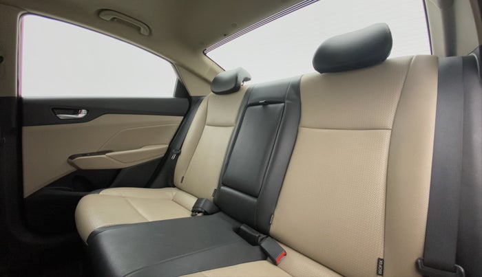 2018 Hyundai Verna 1.6 SX VTVT (O), Petrol, Manual, 60,452 km, Right Side Rear Door Cabin