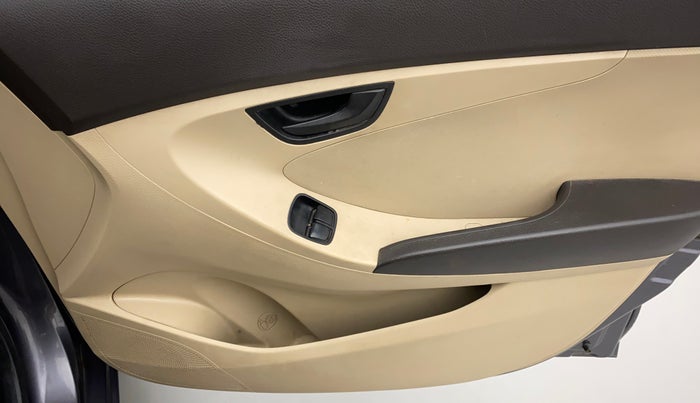 2017 Hyundai Eon MAGNA +, Petrol, Manual, 71,979 km, Driver Side Door Panels Control