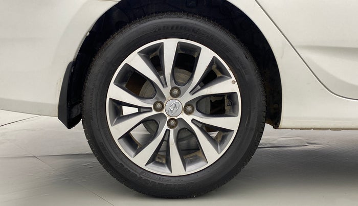 2017 Hyundai Verna 1.6 SX VTVT, Petrol, Manual, 41,080 km, Right Rear Wheel