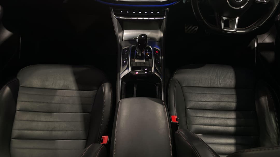 2022 MG HS +ev Phev Essence, Automatic, 49182 km, Center Console