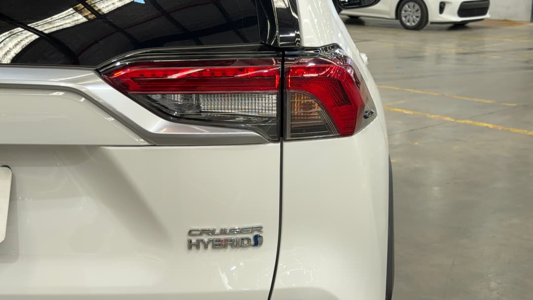 2024 Toyota RAV4 Cruiser (AWD) Hybrid, Automatic, 10541 km, Badge (Boot Right Side)