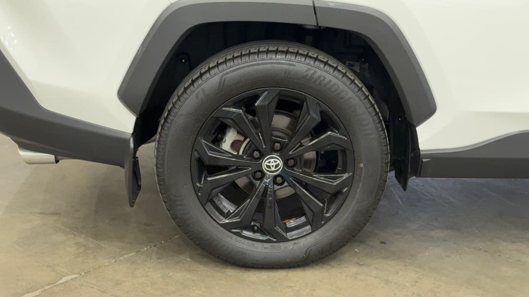 2024 Toyota RAV4 Cruiser (AWD) Hybrid, Automatic, 10541 km, Right Rear Wheel