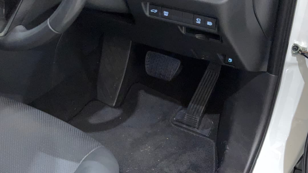 2024 Toyota RAV4 Cruiser (AWD) Hybrid, Automatic, 10541 km, Pedals and Footmat