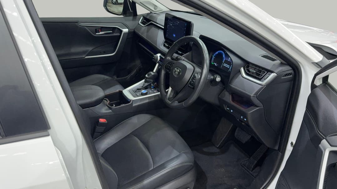 2024 Toyota RAV4 Cruiser (AWD) Hybrid, Automatic, 10541 km, Right Side Front Door Cabin View