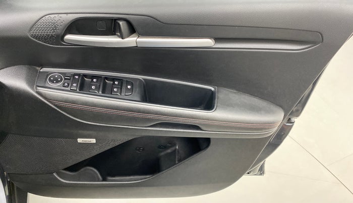 2020 KIA SONET GTX + 1.0 IMT, Petrol, Manual, 29,746 km, Driver Side Door Panels Control