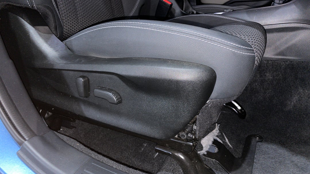 2022 Subaru Forester 2.5i Premium (AWD), Automatic, 33906 km, Drivers Side Adjustment Panel