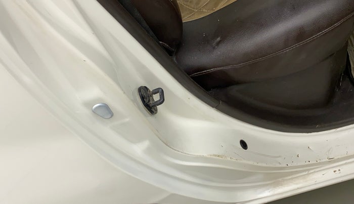 2013 Hyundai Santro Xing GL, CNG, Manual, 63,686 km, Right C pillar - Minor scratches