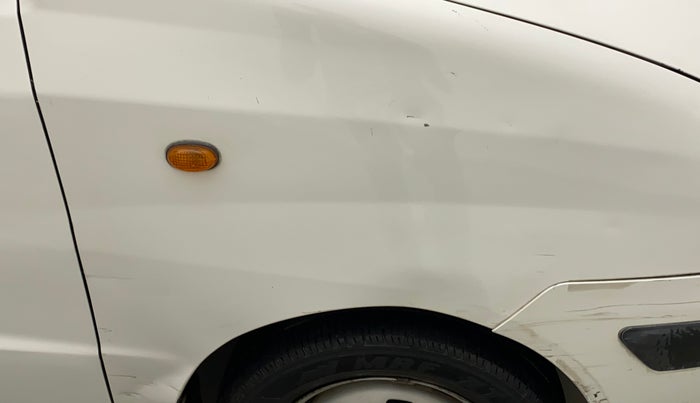 2013 Hyundai Santro Xing GL, CNG, Manual, 63,686 km, Right fender - Minor scratches