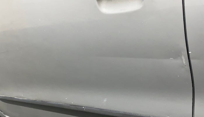 2017 Maruti Wagon R 1.0 LXI CNG, CNG, Manual, 68,494 km, Front passenger door - Slightly dented