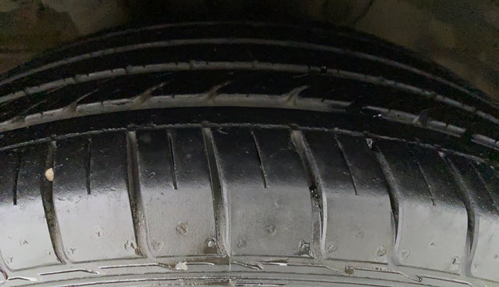 2016 Hyundai Creta 1.6 SX PLUS VTVT, Petrol, Manual, 52,949 km, Left Front Tyre Tread