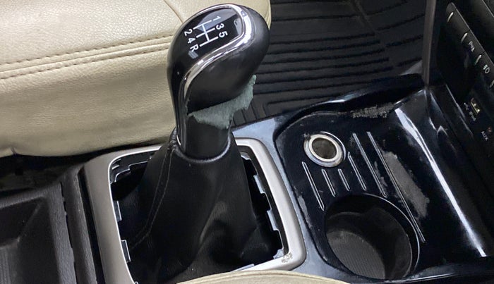 2014 Tata Zest XT PETROL, Petrol, Manual, 1,19,817 km, Gear lever - Boot Cover minor damage