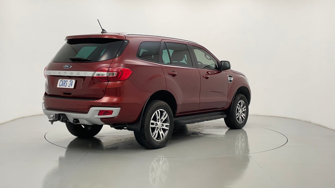 Right Back Diagonal (45- Degree) View