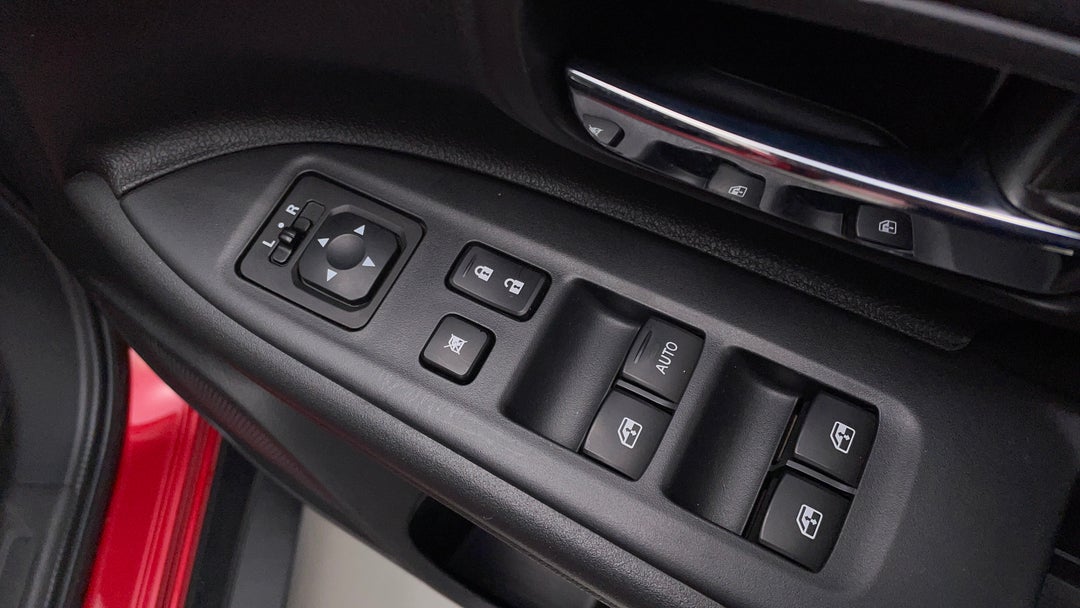 2018 Mitsubishi Outlander Es Adas 5 Seat (2wd), Automatic, 68727 km, Drivers Side Door Panel Controls