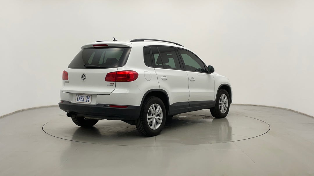 Right Back Diagonal (45- Degree) View