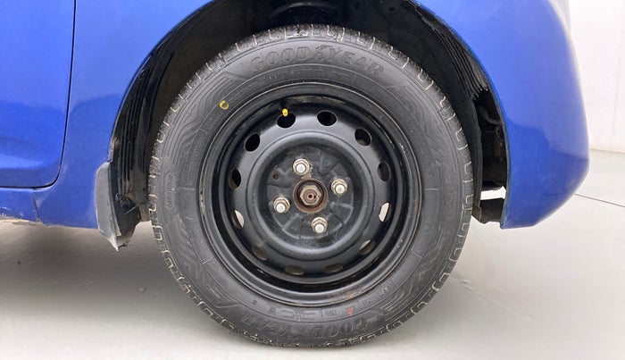 2016 Hyundai Eon SPORTZ, Petrol, Manual, 58,248 km, Right Front Wheel