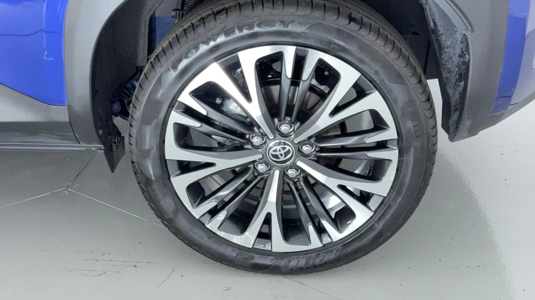 2022 Toyota Yaris Cross Urban Hybrid, Automatic, 51757 km, Left Rear Wheel