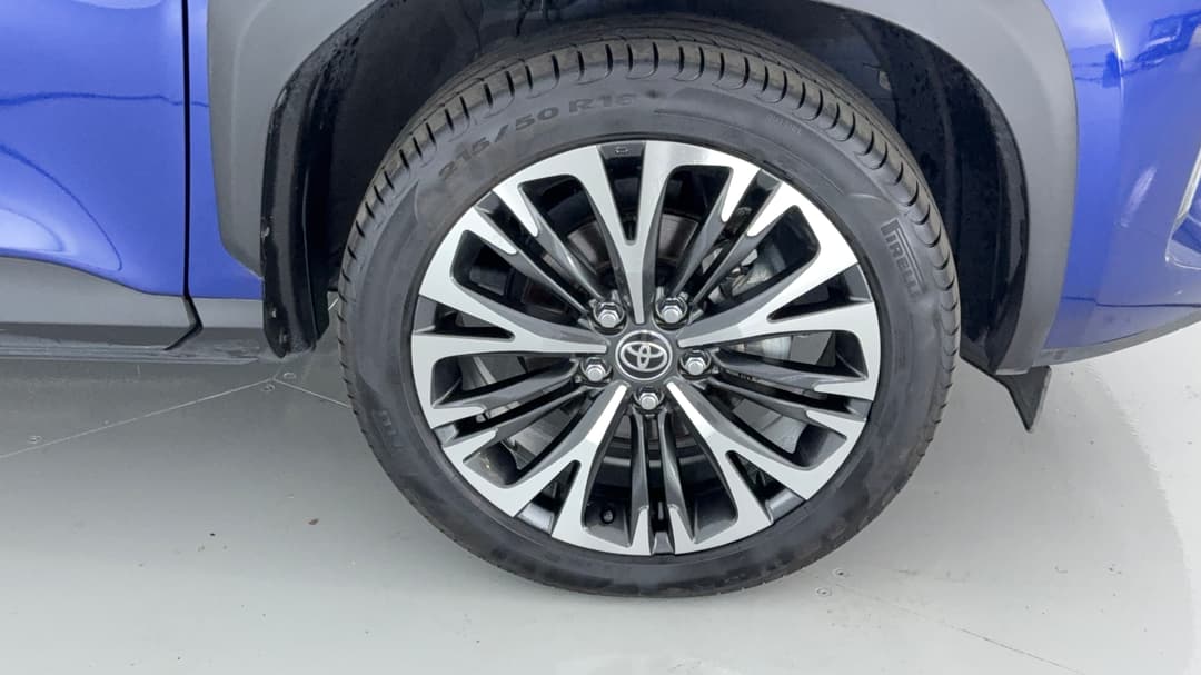 2022 Toyota Yaris Cross Urban Hybrid, Automatic, 51757 km, Right Front Wheel