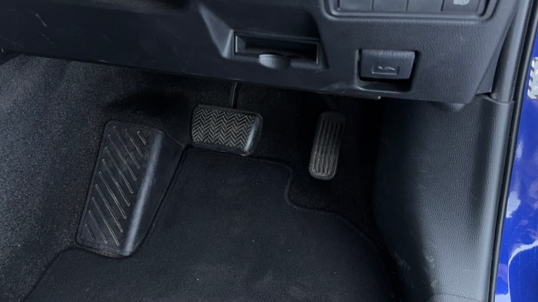 2022 Toyota Yaris Cross Urban Hybrid, Automatic, 51757 km, Pedals and Footmat