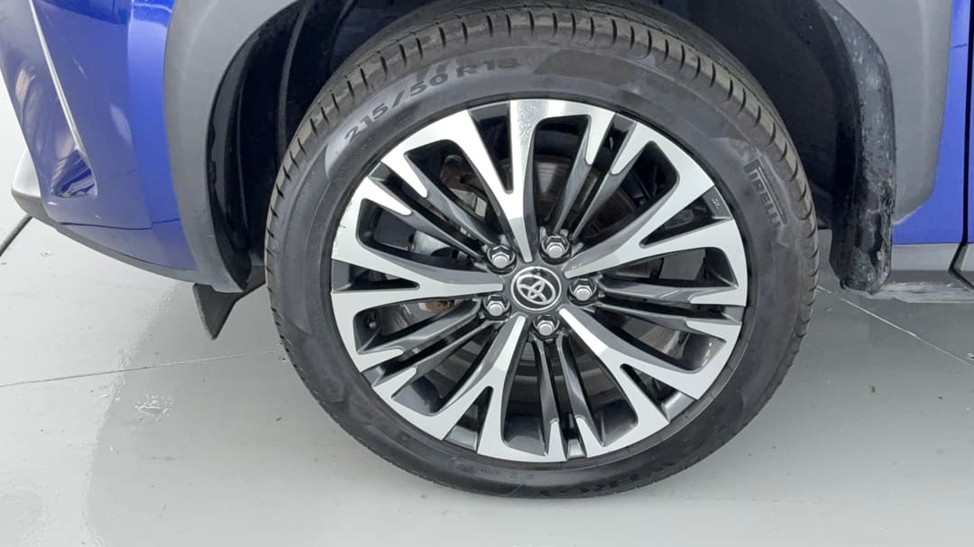 2022 Toyota Yaris Cross Urban Hybrid, Automatic, 51757 km, Left Front Wheel