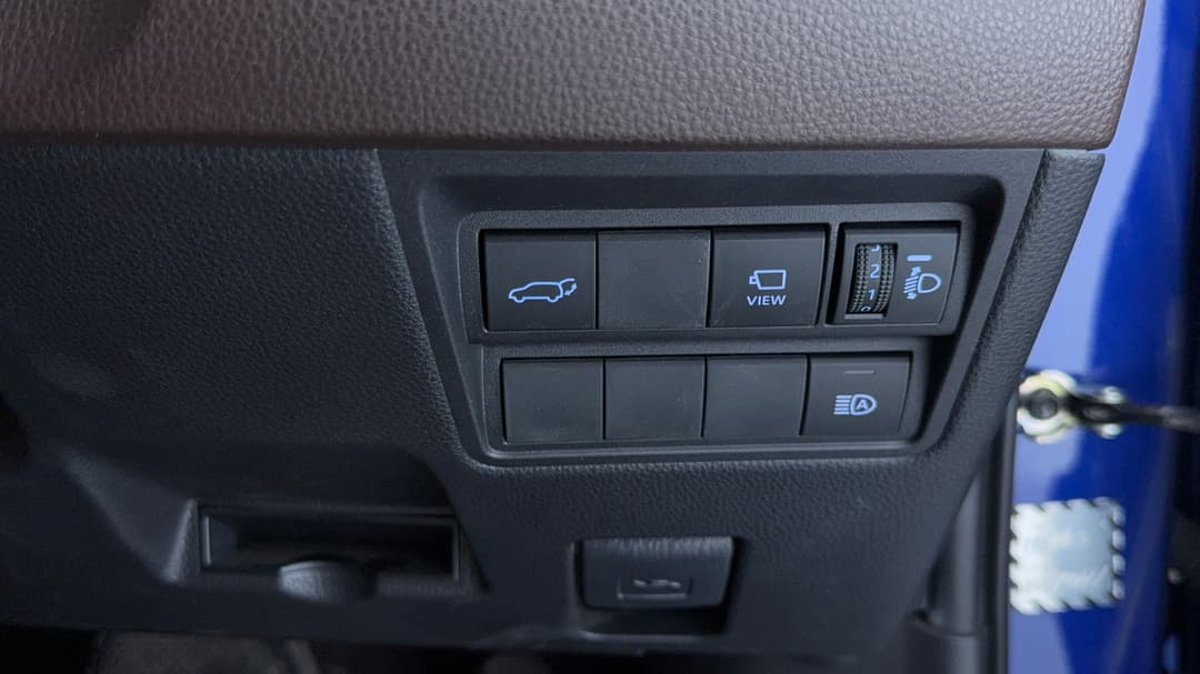 2022 Toyota Yaris Cross Urban Hybrid, Automatic, 51757 km, Utility Switches/Buttons