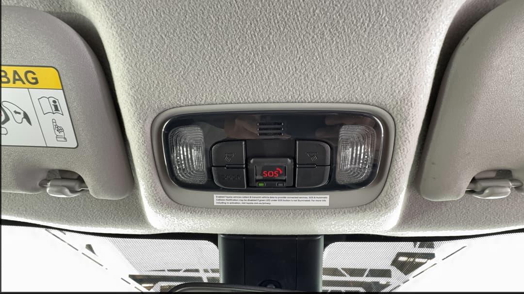 2022 Toyota Yaris Cross Urban Hybrid, Automatic, 51757 km, On-Roof Controls/Sunglass holder