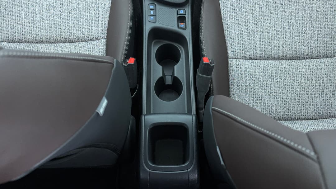 2022 Toyota Yaris Cross Urban Hybrid, Automatic, 51757 km, Center Console