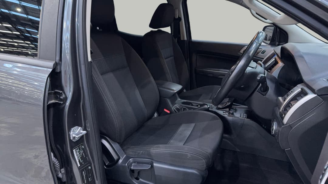 2018 Ford Ranger Xlt 3.2 (4x4), Automatic, 78015 km, Right Side Front Door Cabin View