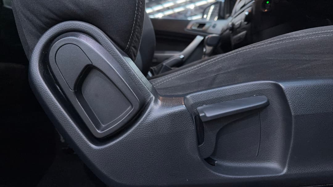 2018 Ford Ranger Xlt 3.2 (4x4), Automatic, 78015 km, Drivers Side Adjustment Panel