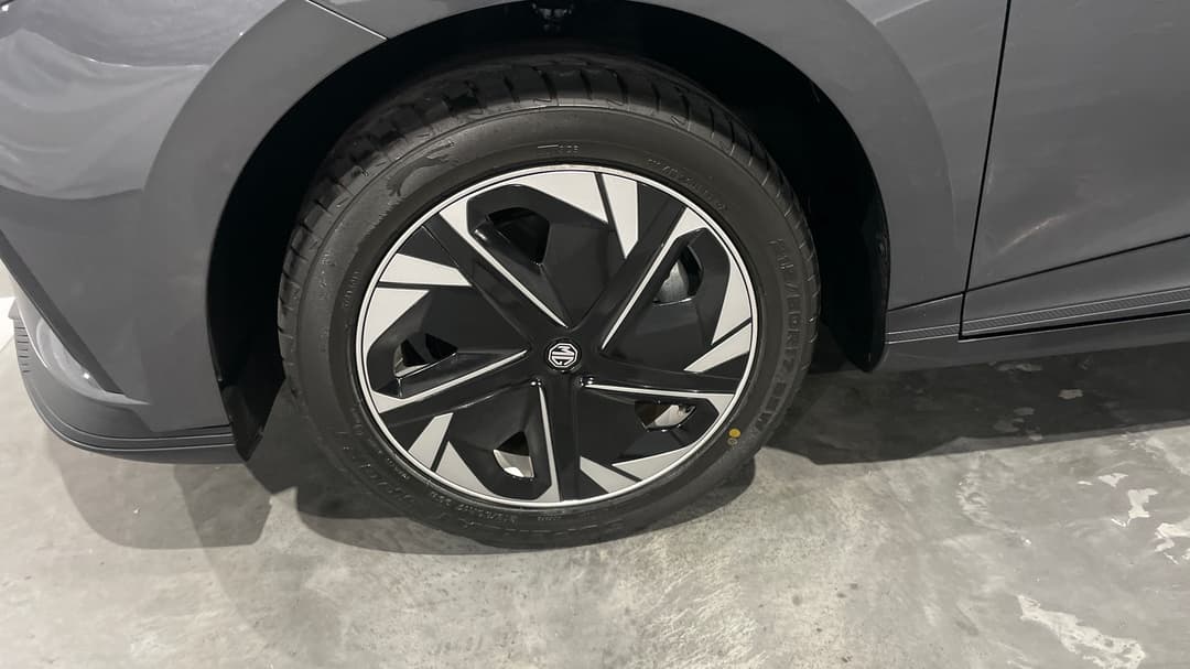 2023 MG Mg4 Excite 51, Automatic, 52386 km, Left Front Wheel