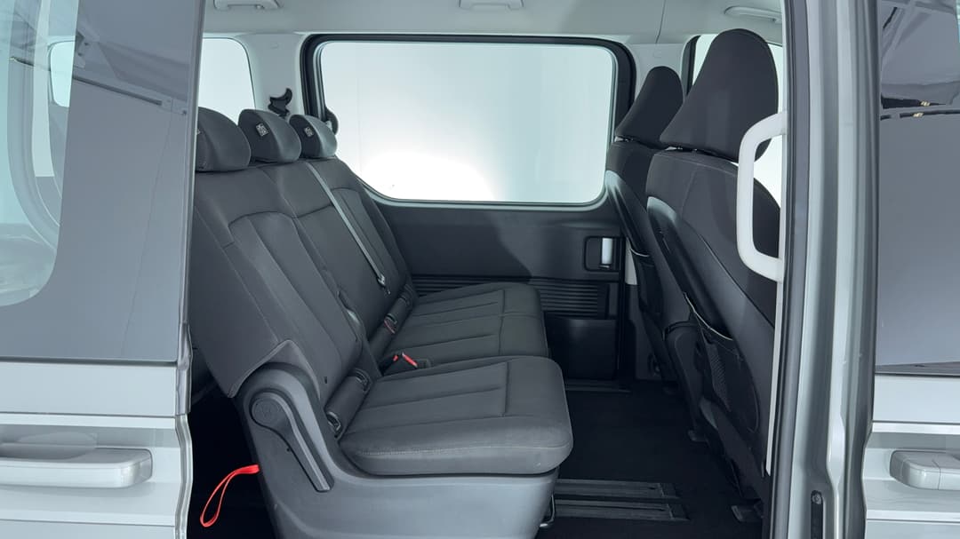2022 Hyundai Staria Staria, Automatic, 95043 km, Right Side Rear Door Cabin View