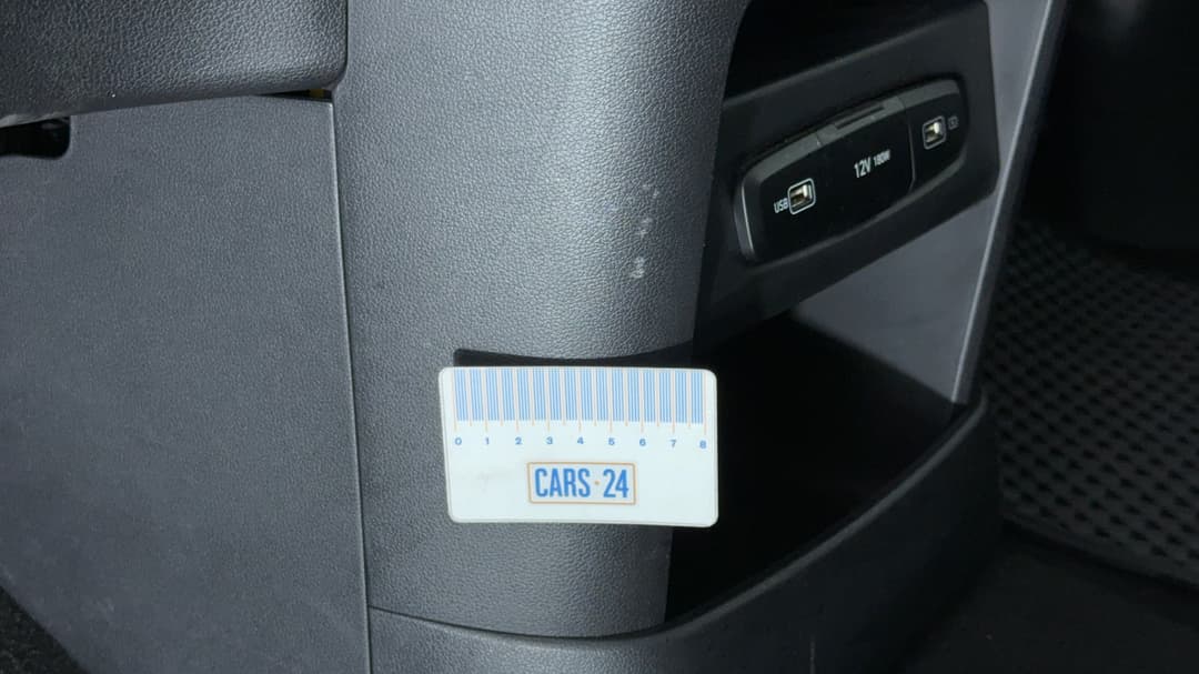 2022 Hyundai Staria Staria, Automatic, 95043 km, Center Console Scratch