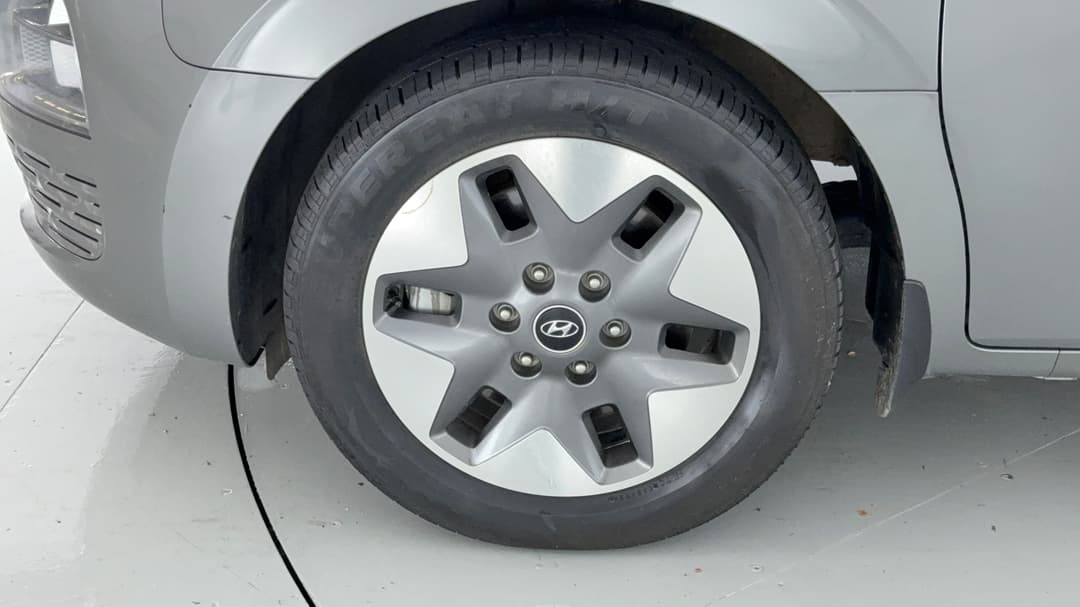 2022 Hyundai Staria Staria, Automatic, 95043 km, Left Front Wheel