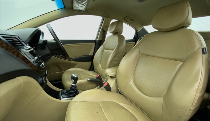 2015 Hyundai Verna FLUIDIC 1.6 SX CRDI, Diesel, Manual, 47,327 km, Right Side Front Door Cabin View