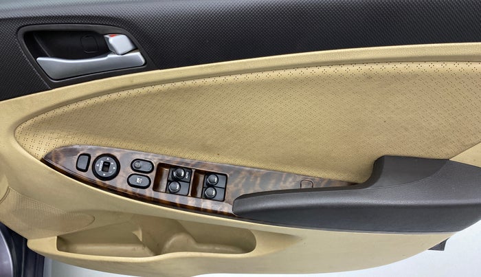 2015 Hyundai Verna FLUIDIC 1.6 SX CRDI, Diesel, Manual, 47,327 km, Driver Side Door Panels Control
