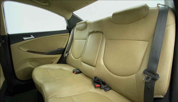 2015 Hyundai Verna FLUIDIC 1.6 SX CRDI, Diesel, Manual, 47,327 km, Right Side Door Cabin View
