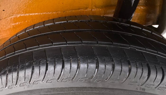 2019 Maruti S PRESSO VXI PLUS, Petrol, Manual, 16,610 km, Left Rear Tyre Tread