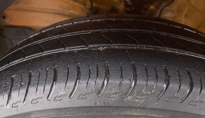 2019 Maruti S PRESSO VXI PLUS, Petrol, Manual, 16,610 km, Left Front Tyre Tread